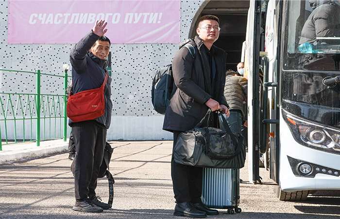 Во Владивостоке удалось нормализовать ситуацию с китайскими туристическими автобусами Во Владивостоке удалось нормализовать ситуацию с китайскими туристическими автобусами