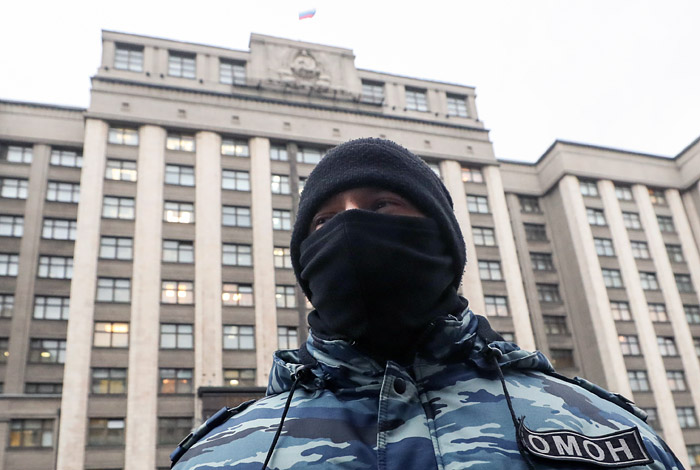 Представителям "Радио Свободы" и "Голоса Америки" закрыли вход в Госдуму Представителям "Радио Свободы" и "Голоса Америки" закрыли вход в Госдуму