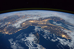    ,    Space X