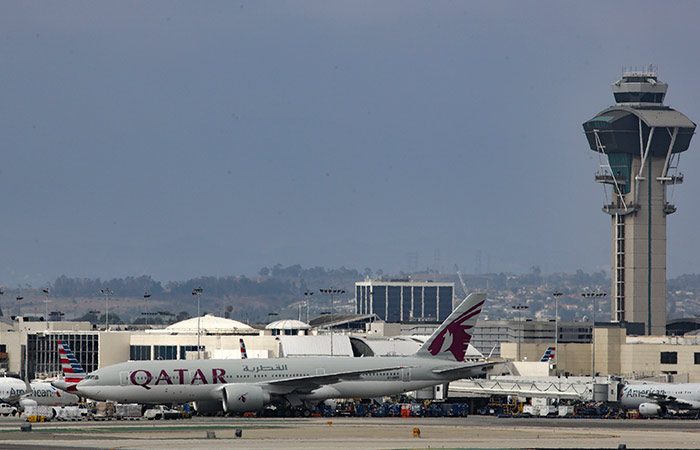 Boeing      Qatar Airways   $200 